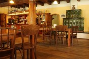 10% sleva v restauraci při útratě nad 500 Kč (neplatí na cigarety) 10% sleva v restauraci při útratě nad 500 Kč (neplatí na cigarety)
